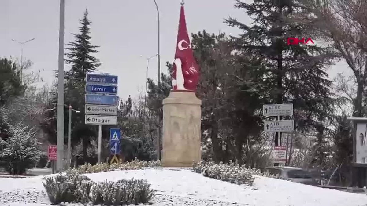 Afyonkarahisar Beyaz Örtüyle Kaplandı