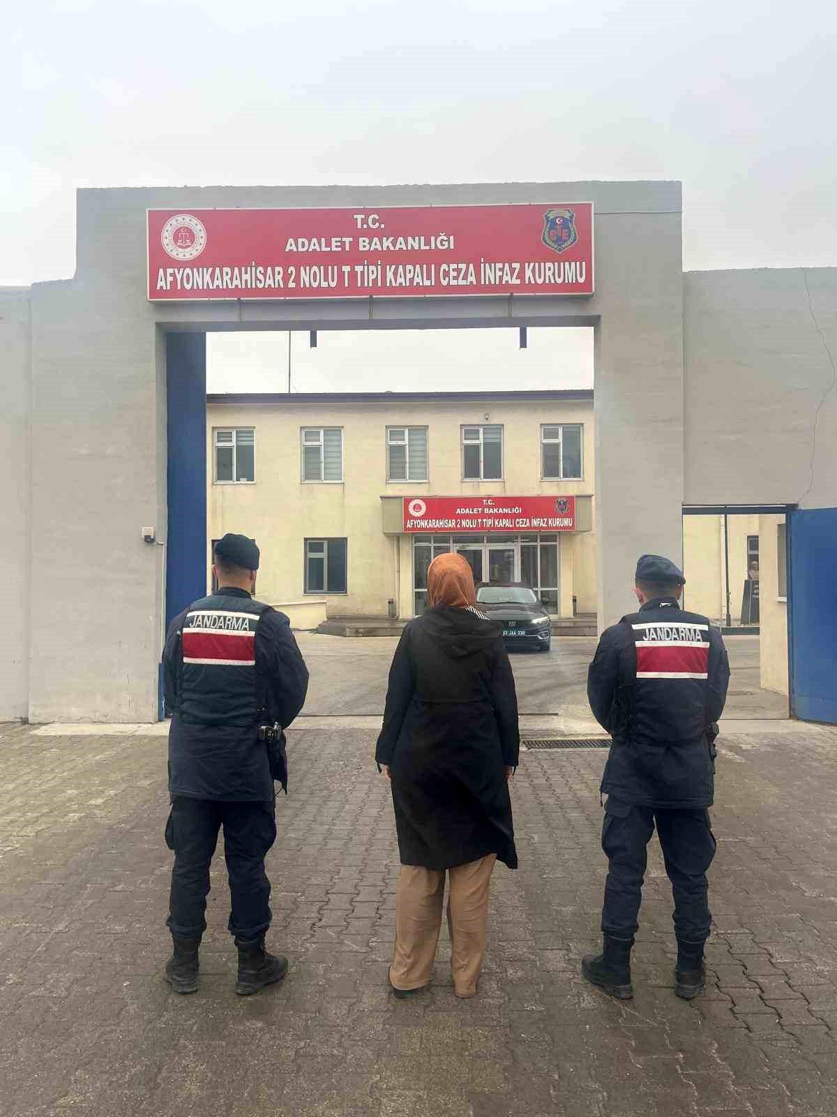 Silahlı Terör Üyesi Kadın Yakalandı
