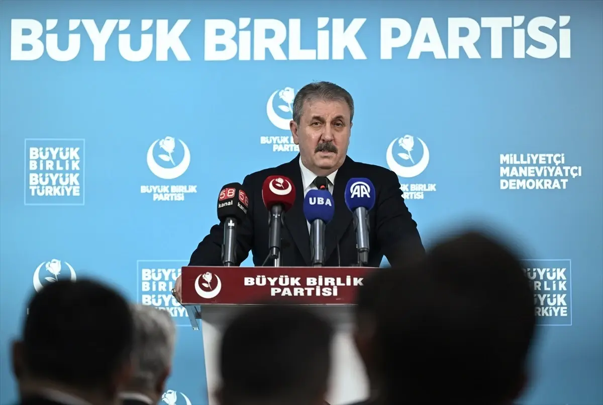 Destici\'den Trump\'a Sert Tepki