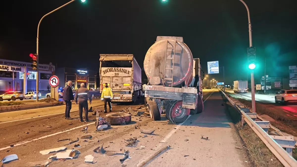 İnegöl\'de Tır Kazası: 1 Yaralı