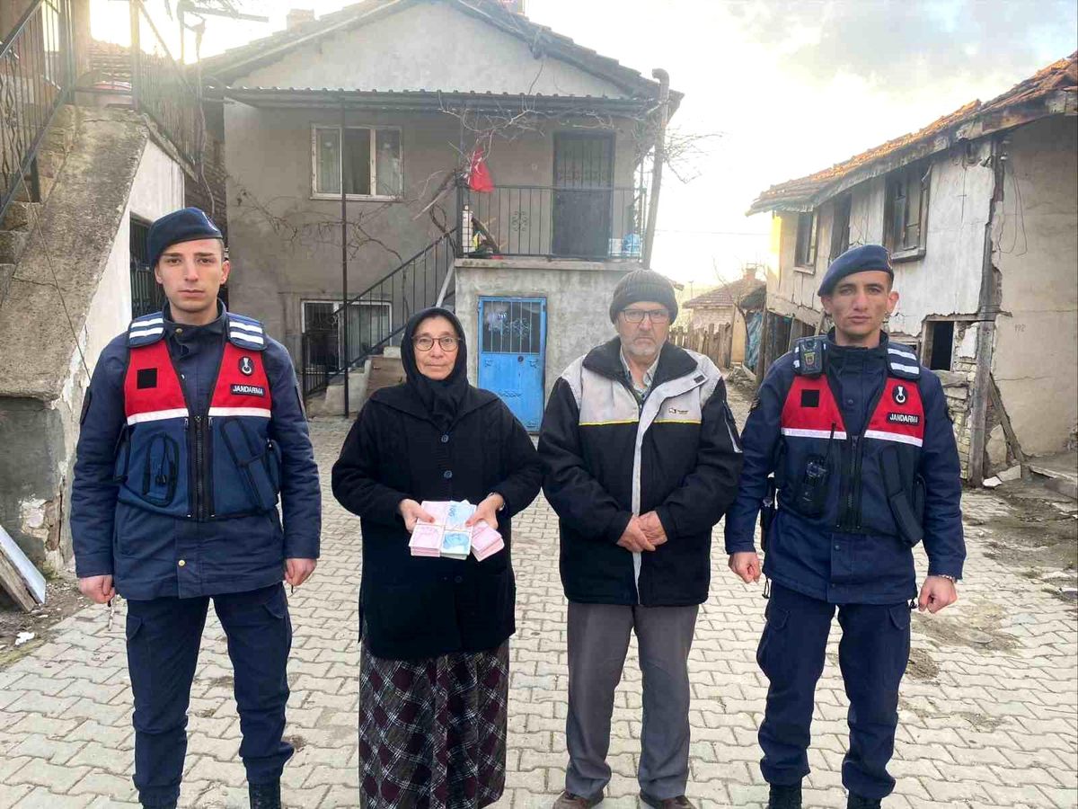 Bursa\'da Dolandırıcıya Jandarma Engeli