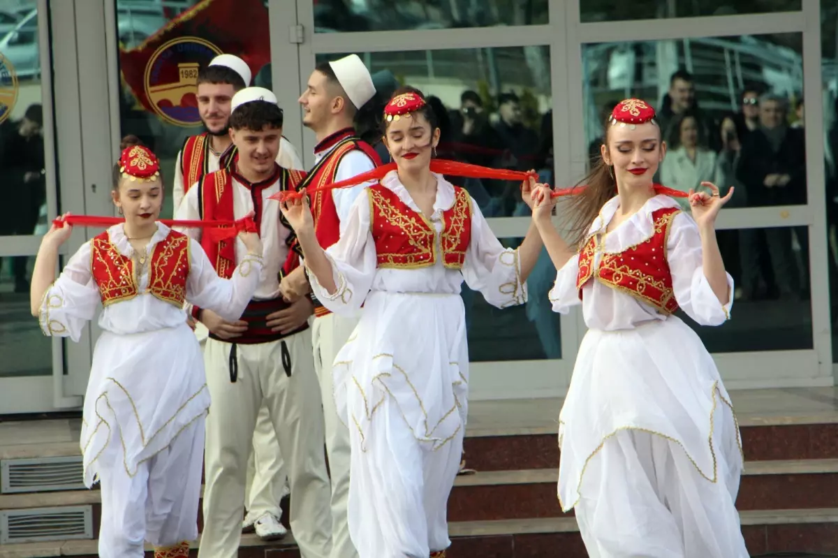 Uluslararası Balkan Halk Oyunları Festivali Edirne\'de Başladı