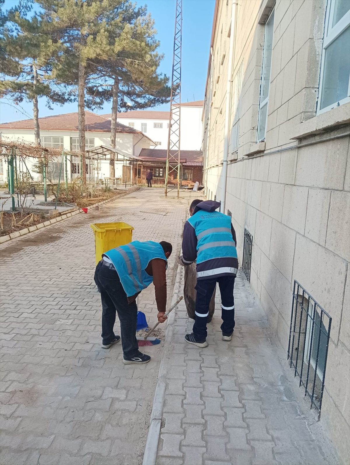 Hükümlüler Okullarda Temizlik Yaptı