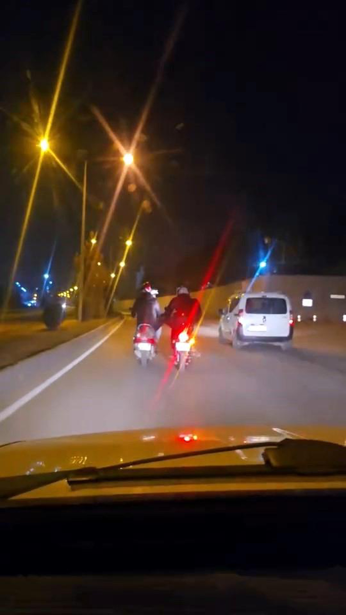 Elazığ\'da Motosiklet ile Yardım Şaşırttı