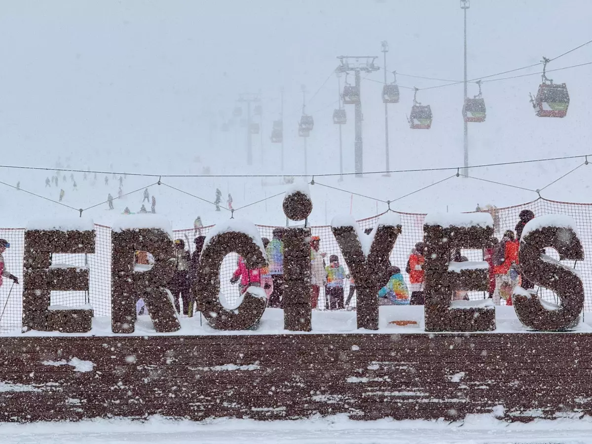 Erciyes Kayak Merkezi\'nde Kar Kalınlığı 80 Santimetreyi Buldu