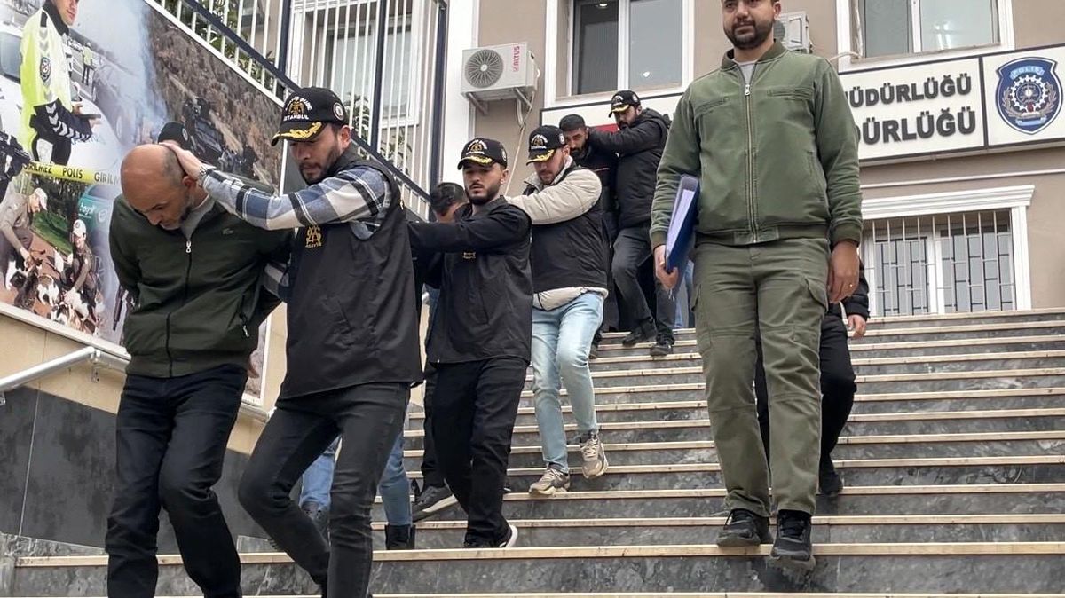 İstanbul\'da Çalıntı Çekle Dolandırıcılık Operasyonu