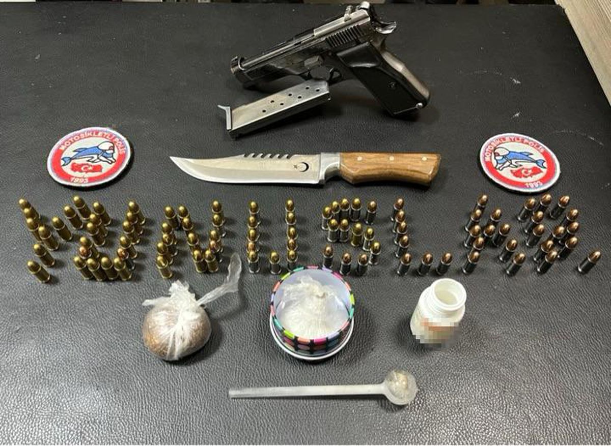 Ruhsatsız Tabanca ve Uyuşturucu ile Tutuklandı