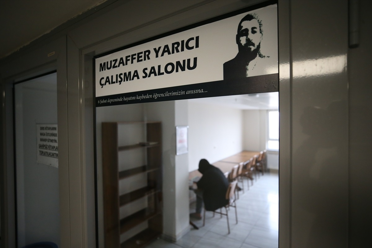 Depremde Kaybedilen Öğrenciler Anısına