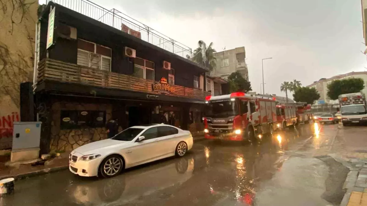 Antalya\'da Restoranda Baca Yangını