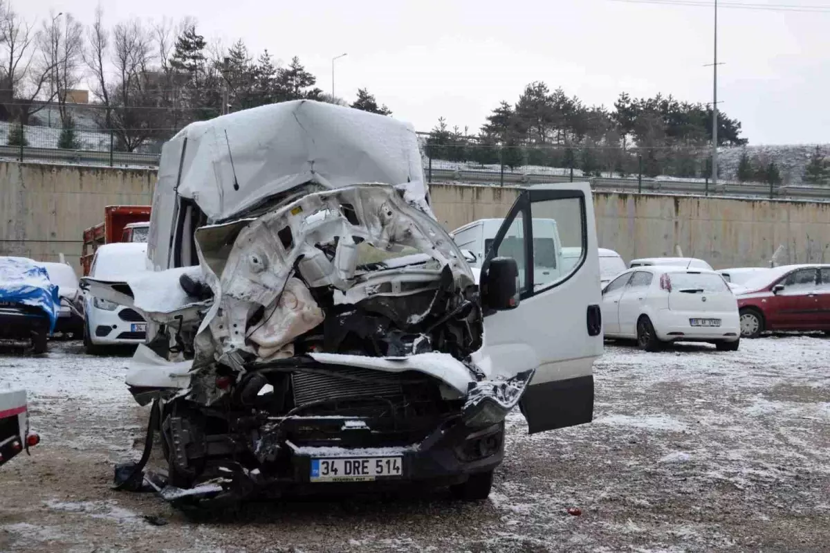 Samsun\'da trafik kazası: Anne ve kızı hayatını kaybetti