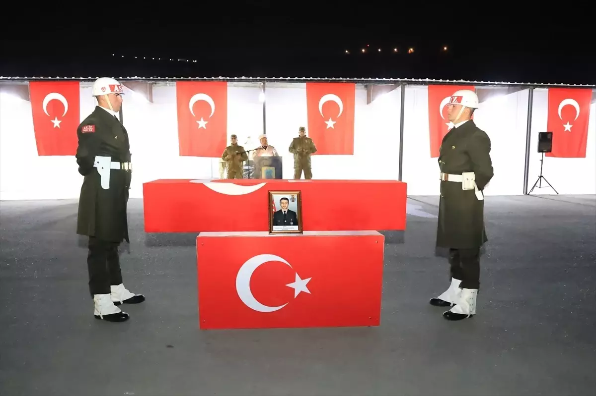 Şırnak\'ta Pençe-Kilit Operasyonu bölgesinde şehit olan askerin cenazesi Düzce\'de defnedildi