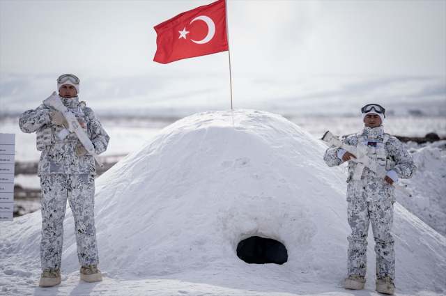 TSK'dan gövde gösterisi! Bir ilk yaşandı