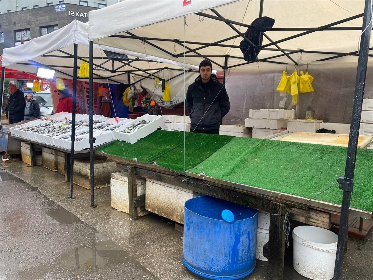 Zonguldak\'ta Balık Tezgahları Boş