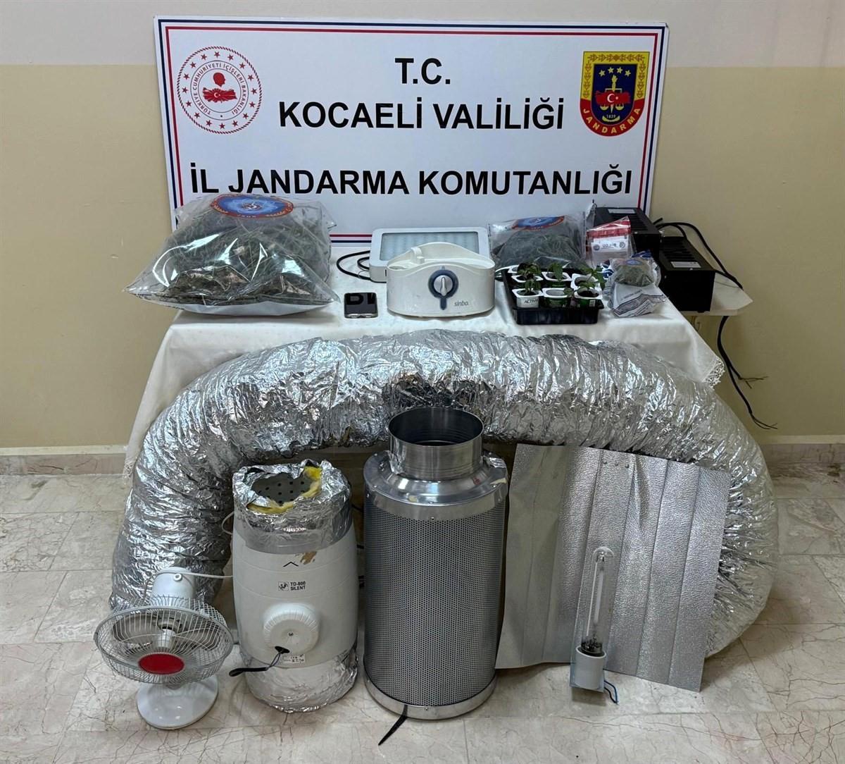 İzmit\'te Uyuşturucu Baskını: 4 Gözaltı