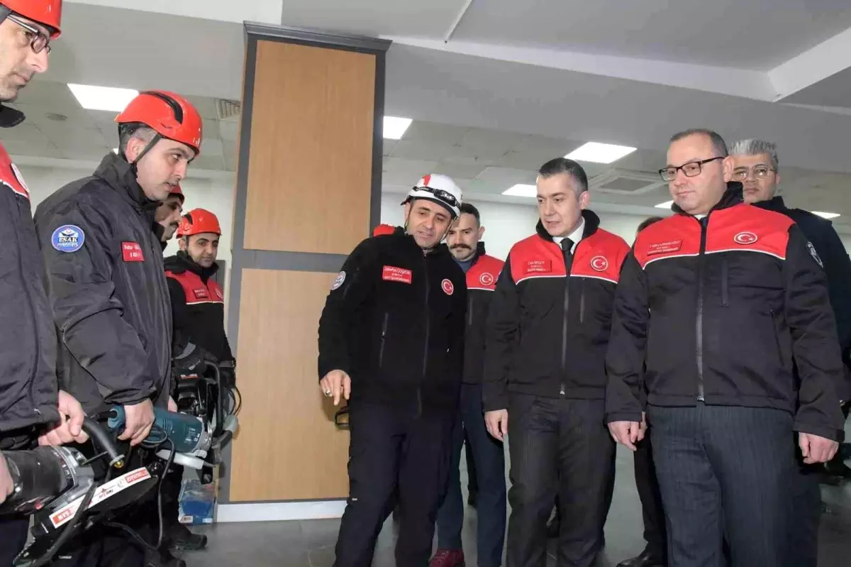 Esenyurt\'ta 6 Şubat Depreminin İkinci Yıl Dönümünde Anma Programı