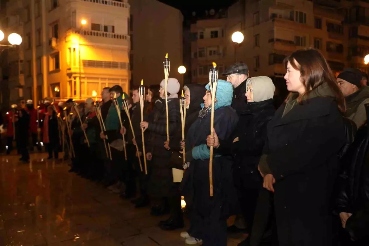 Mudanya\'da Kahramanmaraş Depremleri İçin Anma Töreni Düzenlendi