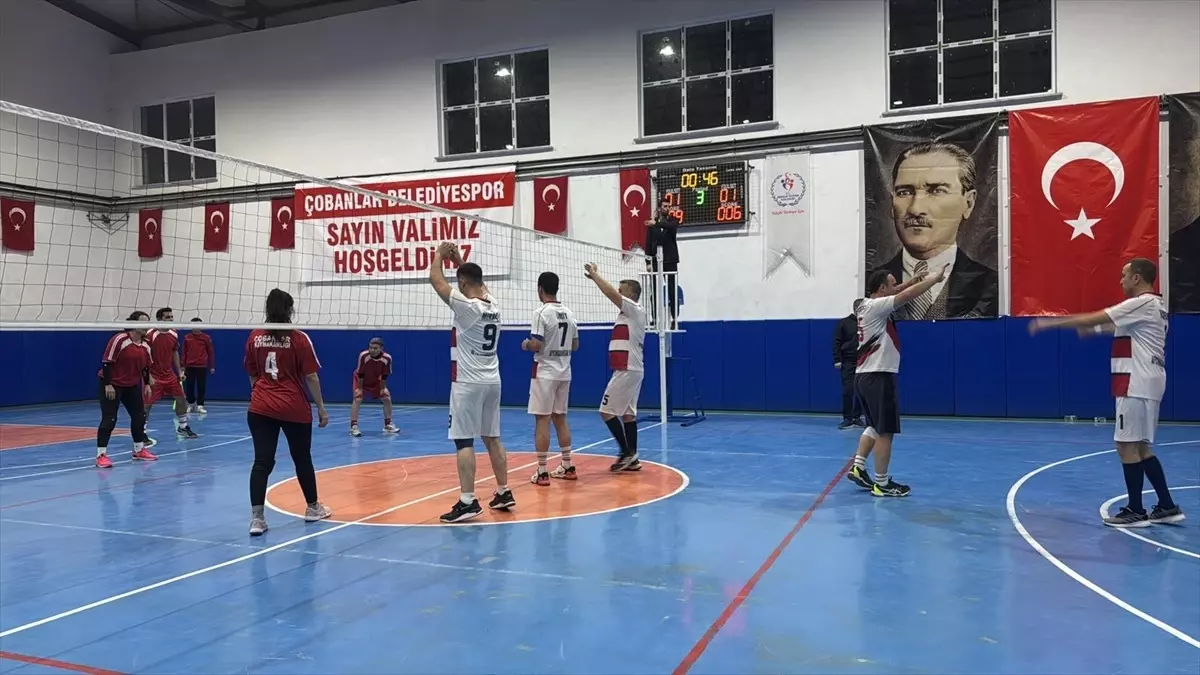 Afyonkarahisar\'da şehit Cüneyt Taşyürek anısına voleybol maçı düzenlendi