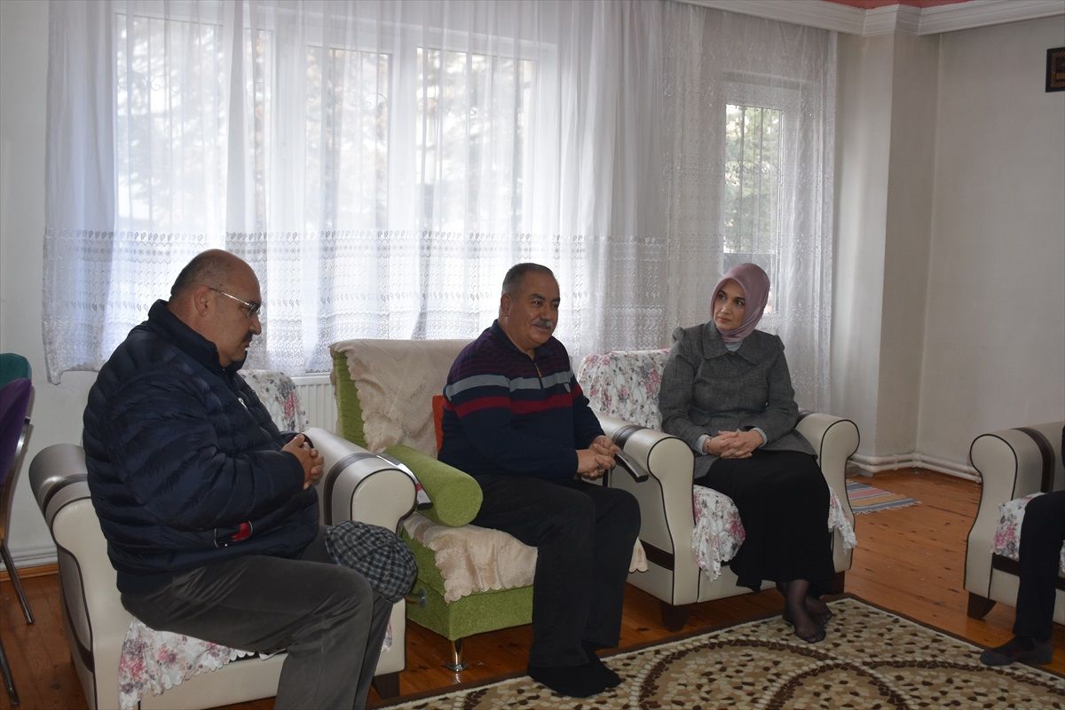 Vali Yiğitbaşı, Depremzedeleri Ziyaret Etti