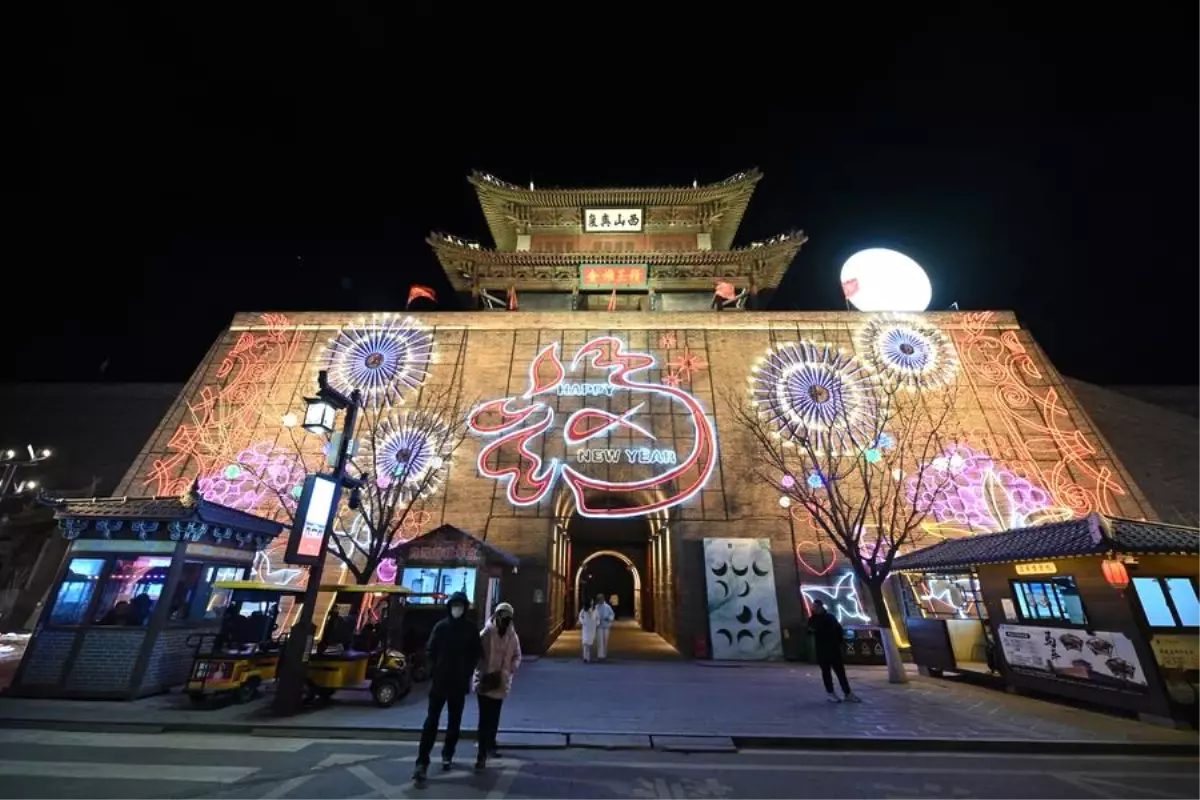 Taiyuan\'da Renkli Fener Festivali