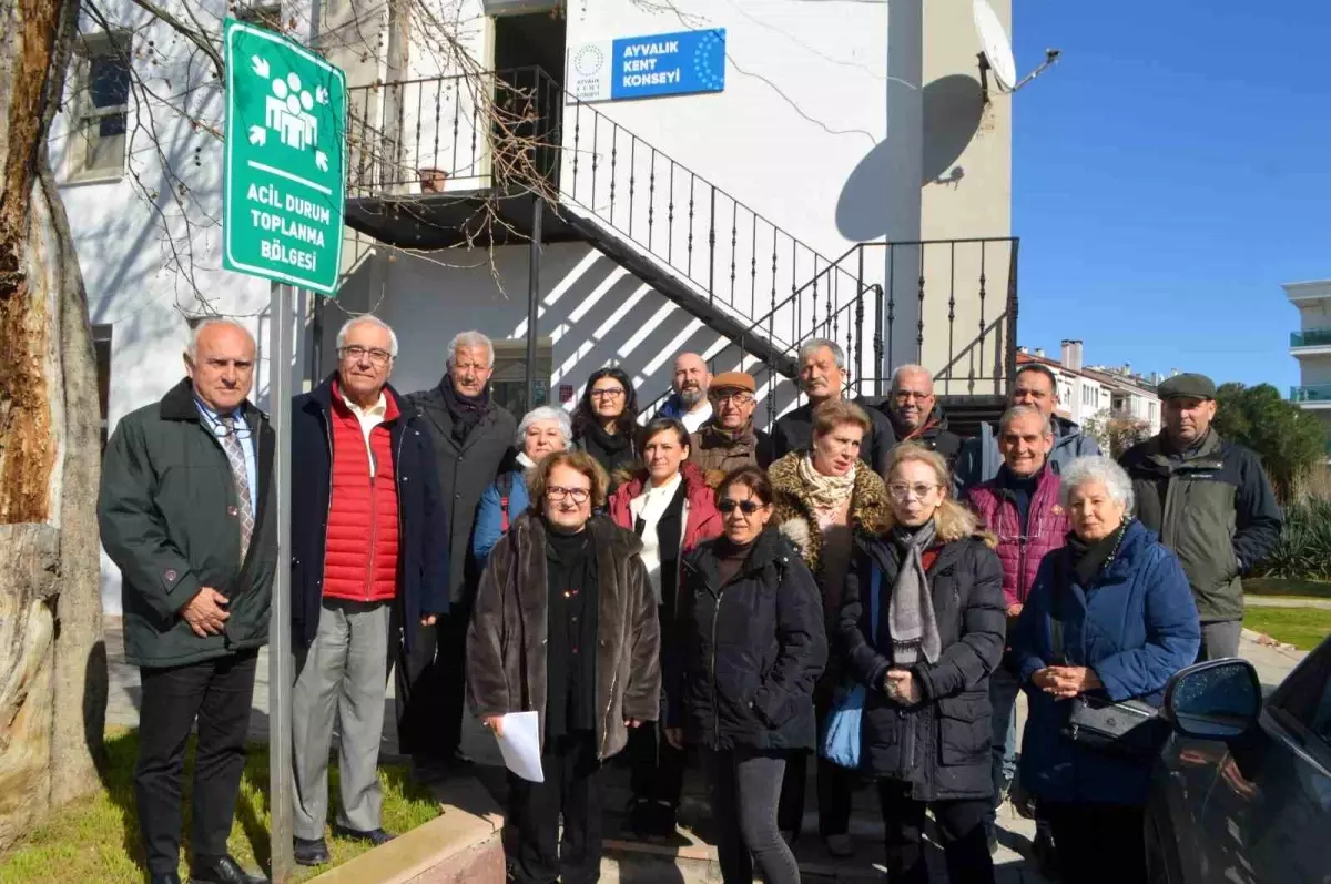 Ayvalık\'ta Deprem Anması: İleri Planlama Çağrısı