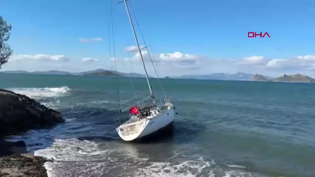 Bodrum Açıklarında Fırtına, Yelkenli Tekne Karaya Oturdu