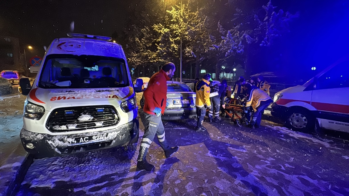 Bolu\'da Ambulansla Çarpışma