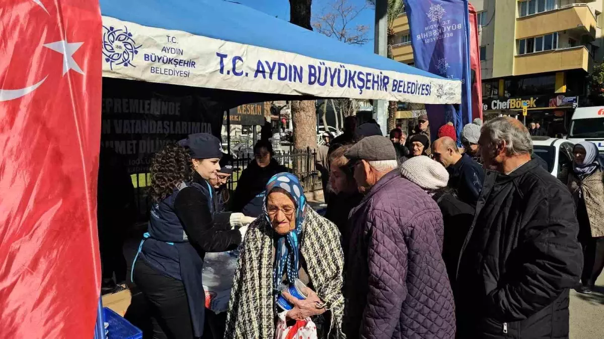 Aydın\'da Deprem Anma Gününde Helva Hayrı Yapıldı