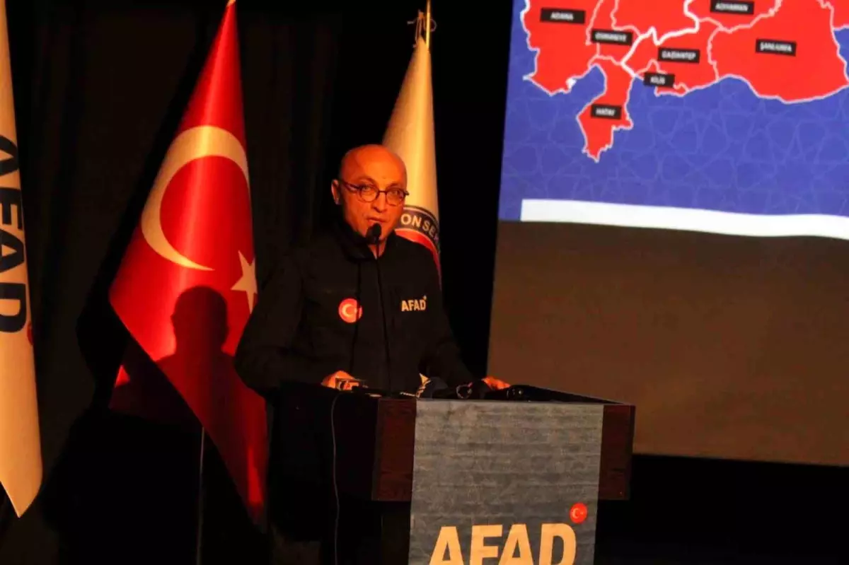 Çanakkale AFAD İl Müdürü Artun: "Afet coğrafyasıyız, bunlarla beraber yaşamayı öğrenmeliyiz"