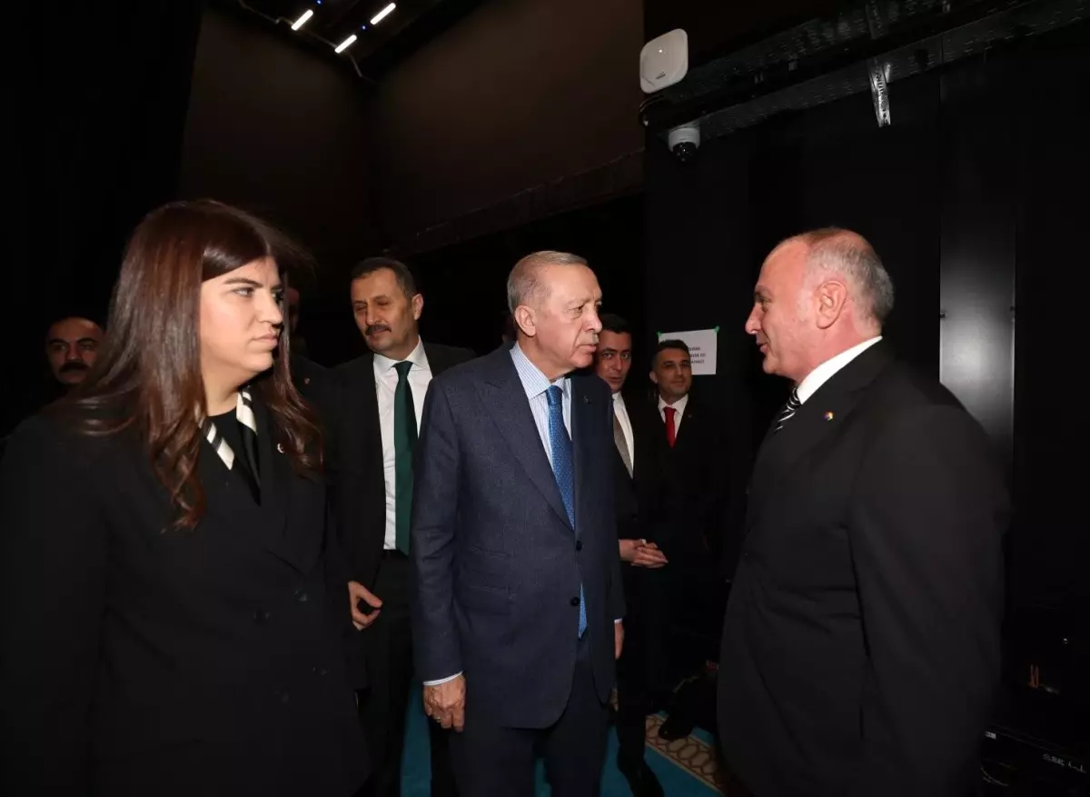 Cumhurbaşkanı Erdoğan\'a, Palandöken Ekonomik Forumu hakkında bilgi verdi