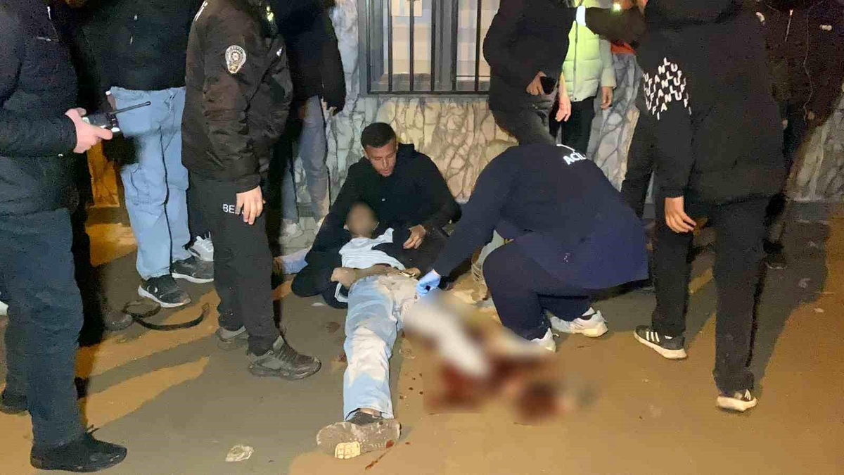 Adıyaman\'da Bıçaklı Saldırı: 2 Yaralı