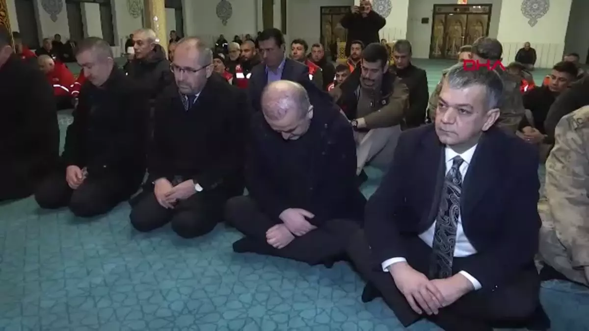 Elazığ\'da Deprem Anma Programı Düzenlendi