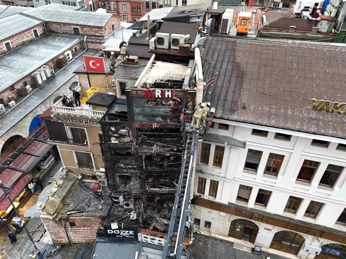 Eminönü\'nde Restoranda Yangın