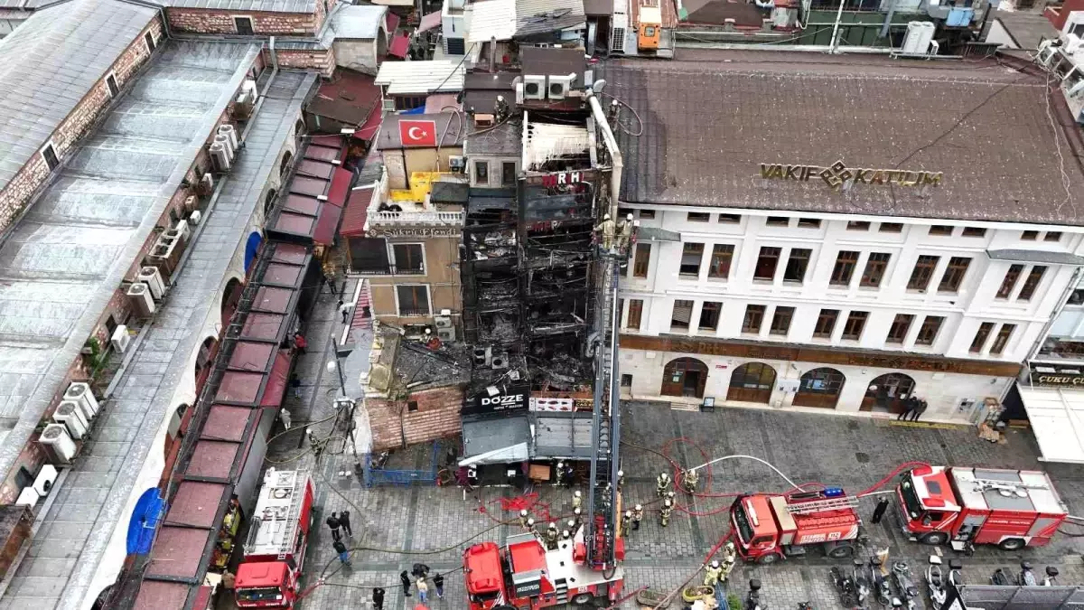 Eminönü\'nde Restoran Yangını