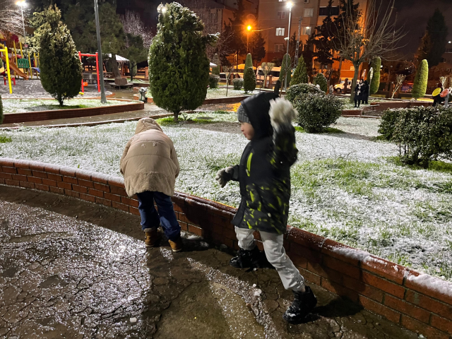 Kartpostallık görüntüler! İstanbul'a lapa lapa kar yağdı