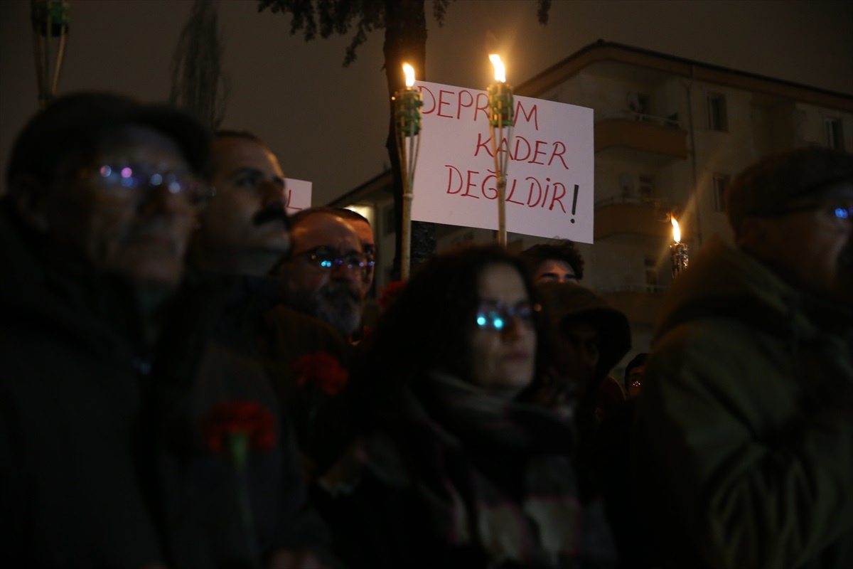Malatya\'da Deprem Şehitleri Anıldı