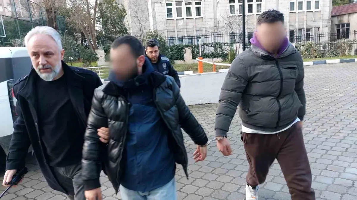 Samsun\'da Silahlı Çatışma: 4 Araç Zarar Gördü