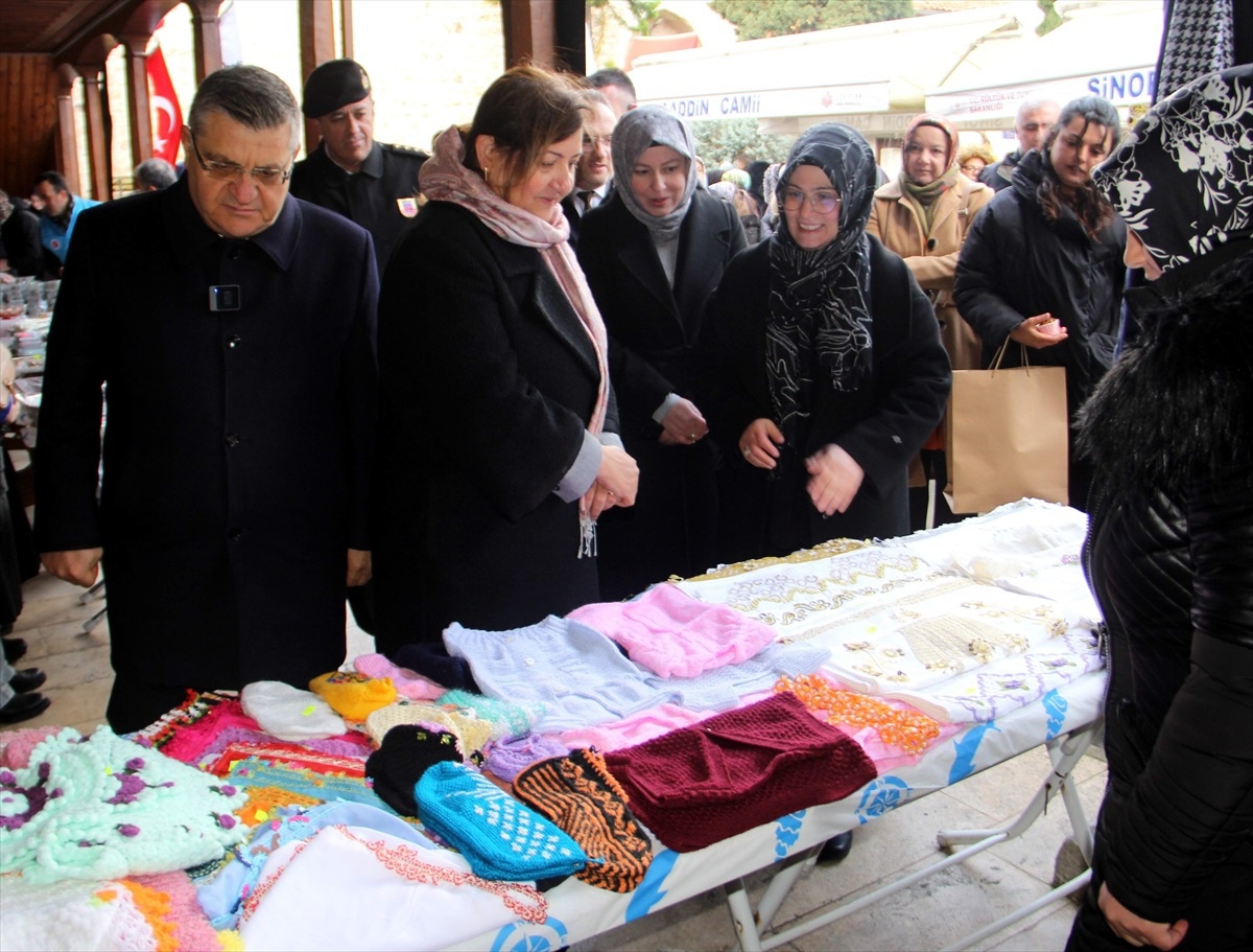 Depremzedeler İçin Kermes Düzenlendi