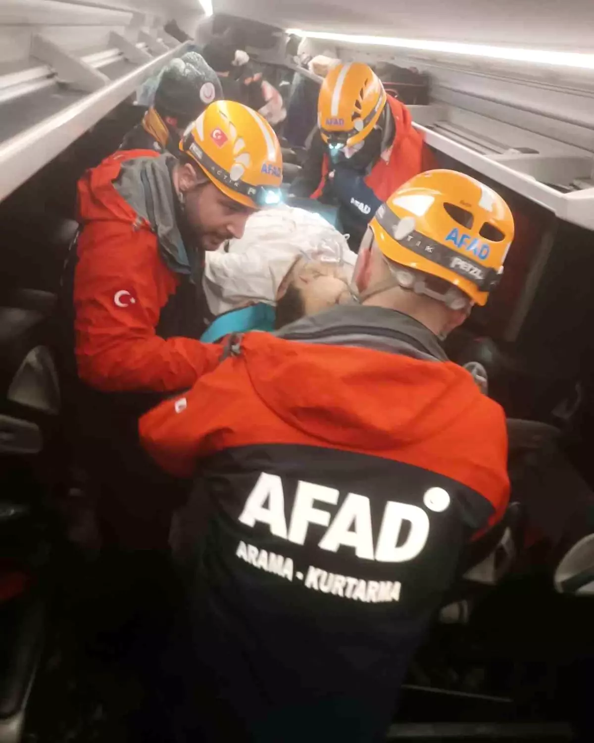 Sivas\'ta Otobüs Kazası: Şoför Hayatını Kaybetti