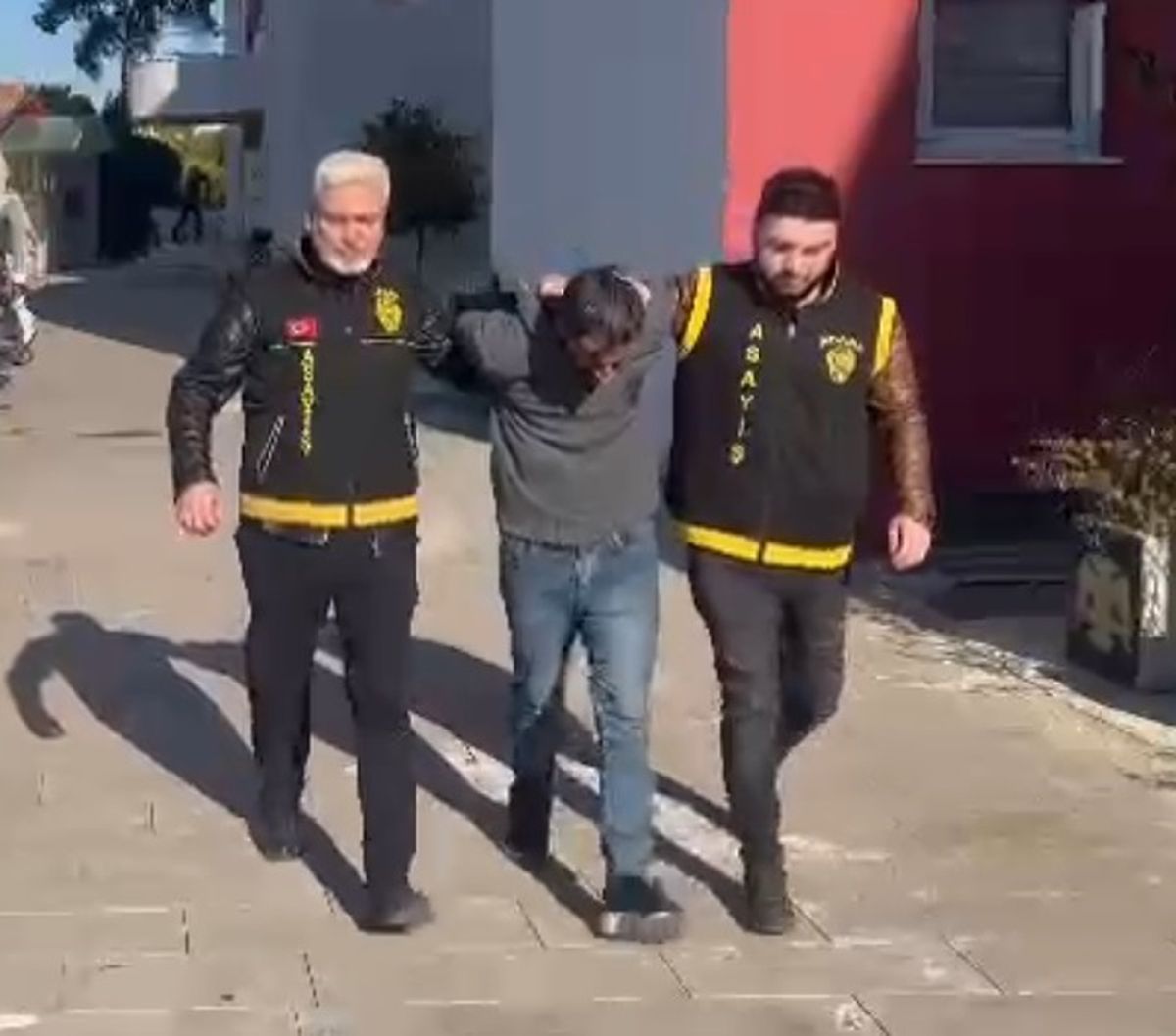 Aranan Hırsız Adana\'da Yakalandı