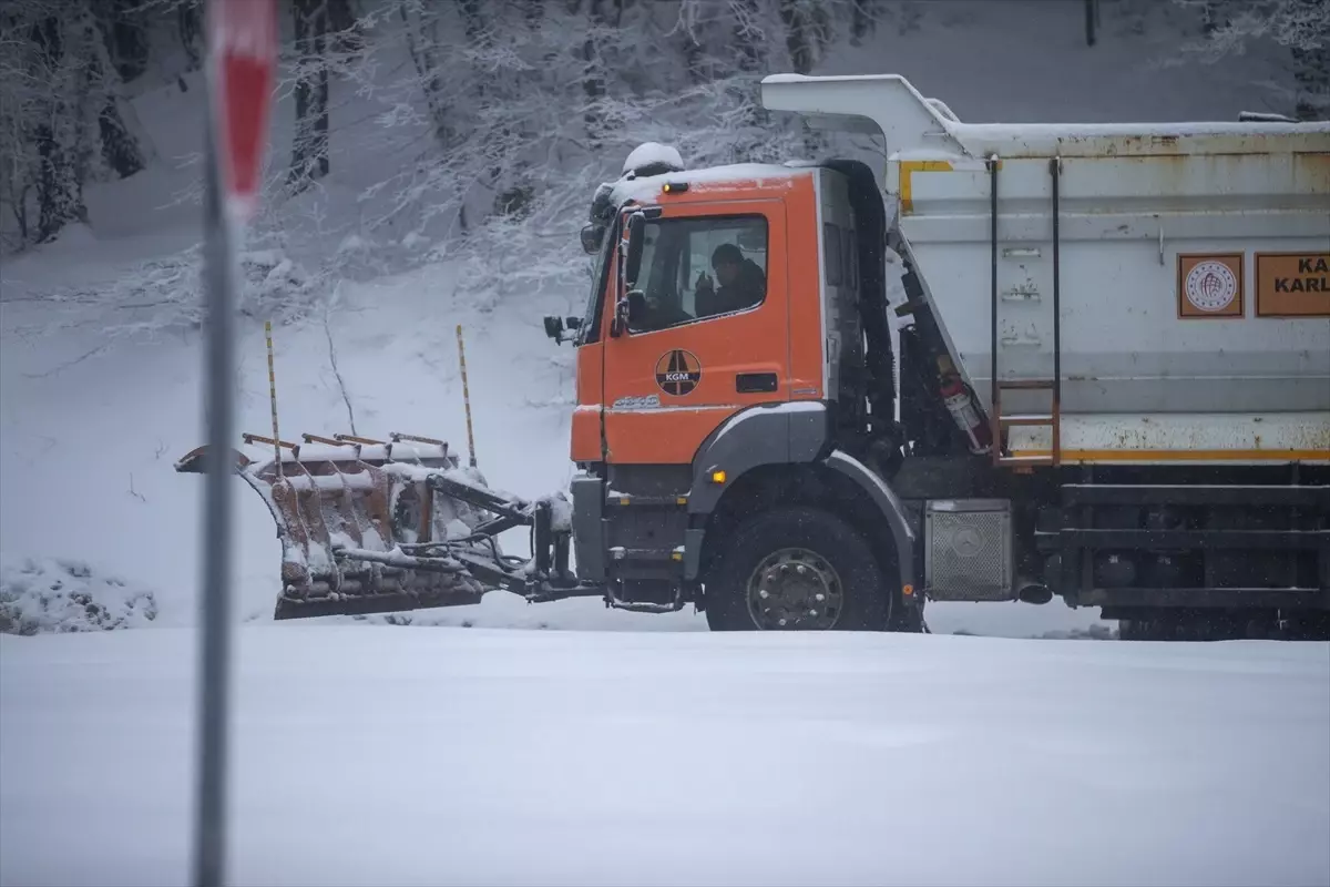 Bolu Dağı geçişinde kar etkili