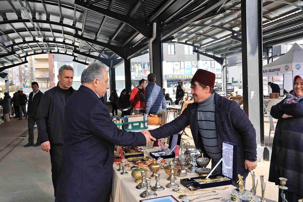 Antika Pazarı Yoğun Kar Yağışı Nedeniyle İptal Edildi