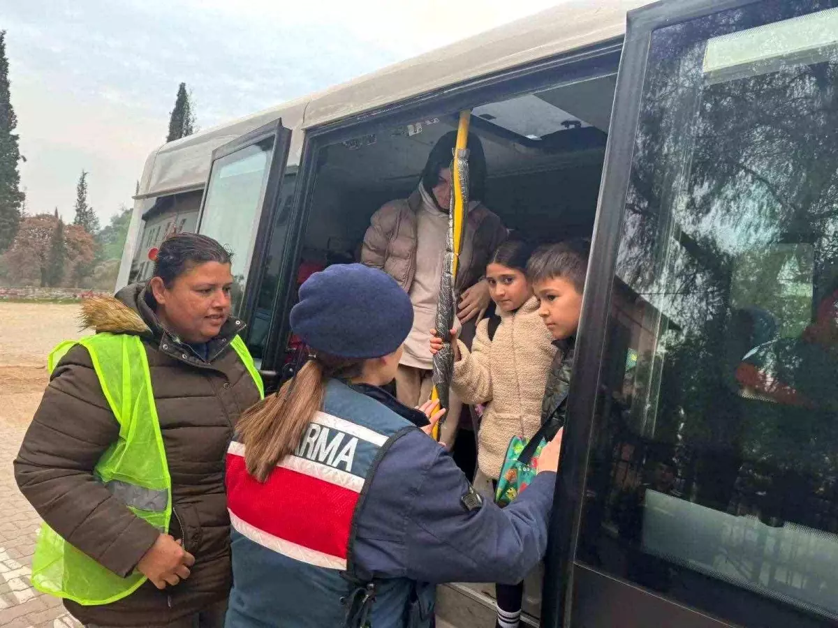 Okul Önlerinde Jandarma Denetimi