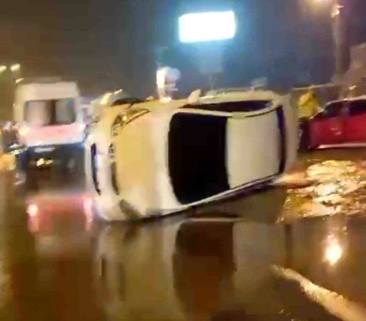 Bartın\'da Otomobil Devrildi