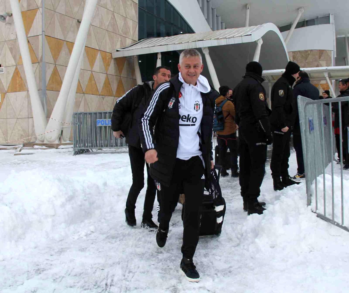 Beşiktaş Sivas\'ta Karşılandı