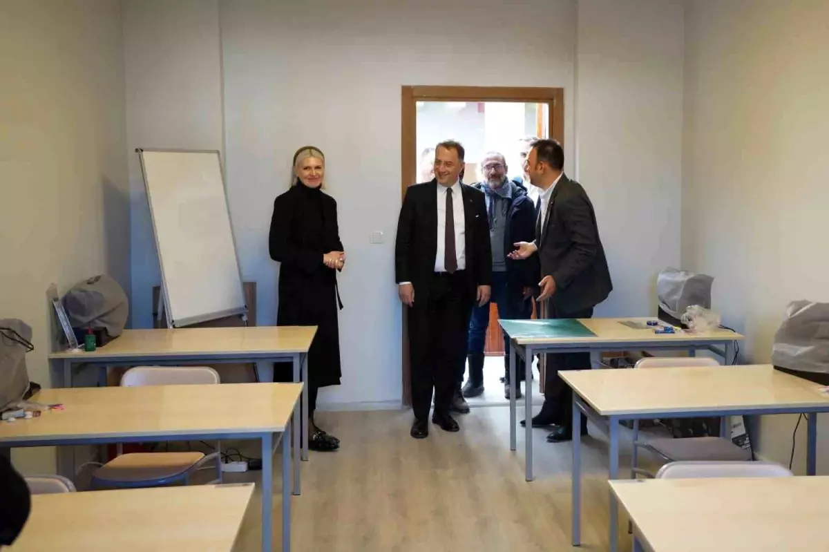 Beylikdüzü Belediye Başkanı Çalık, Hatay\'da Etüt Merkezi Projesini Duyurdu