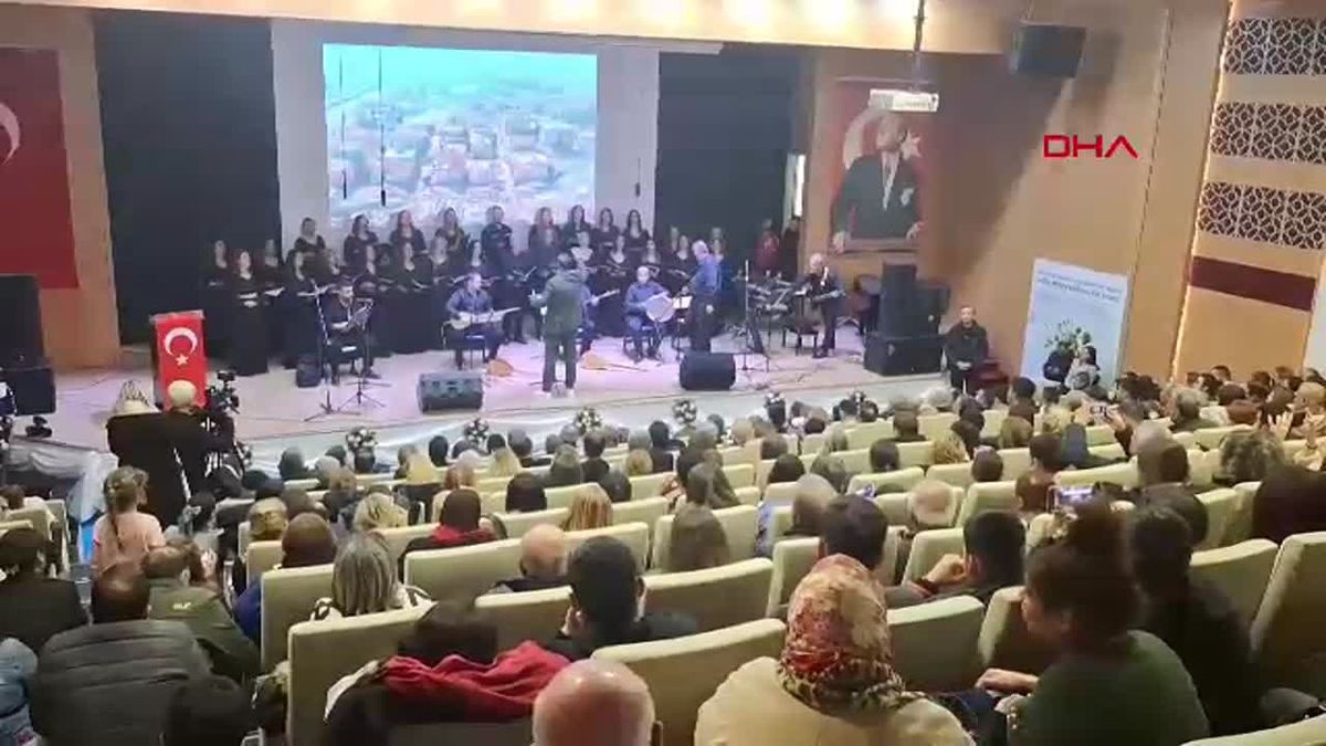 CHP Genel Başkanı Özgür Özel, Hatay\'daki Deprem Anneleri Korosu Etkinliğine Katıldı
