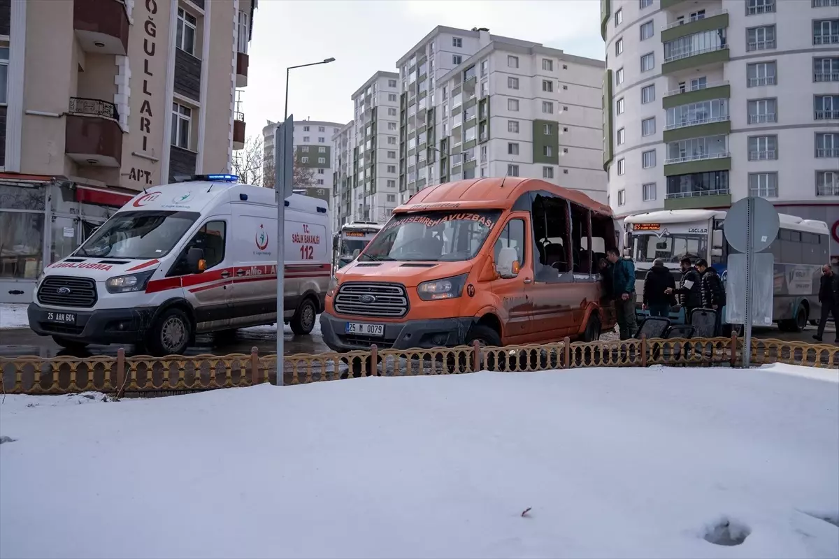 Erzurum\'da Otobüs Kazası: 4 Yaralı