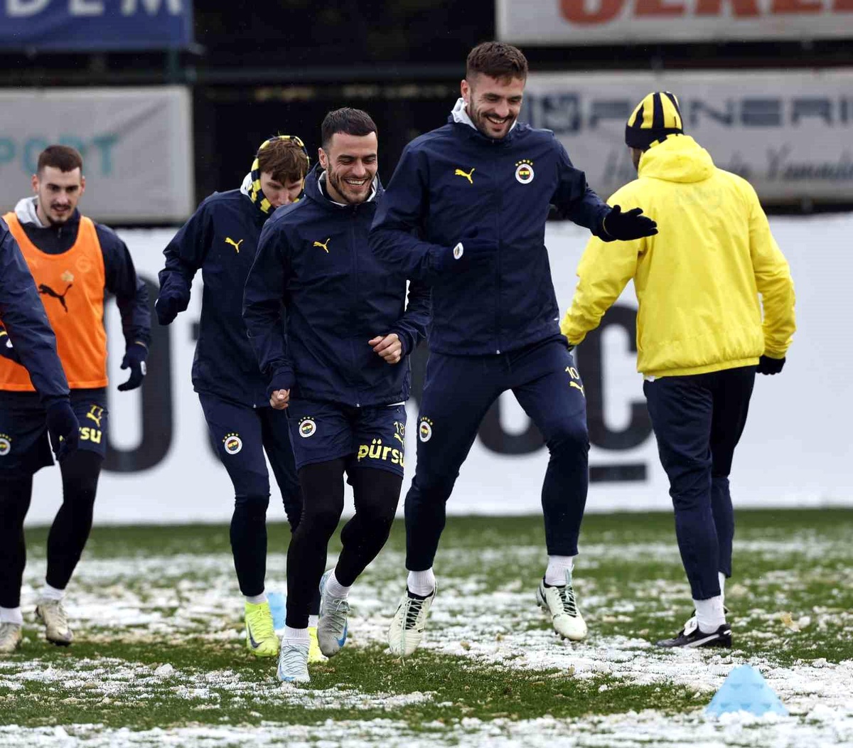 Fenerbahçe, Alanyaspor Maçına Hazırlanıyor