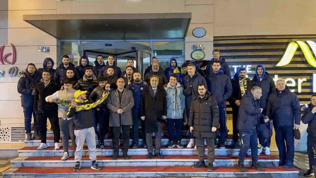 Fenerbahçe Voleybol Takımına Coşkulu Karşılama