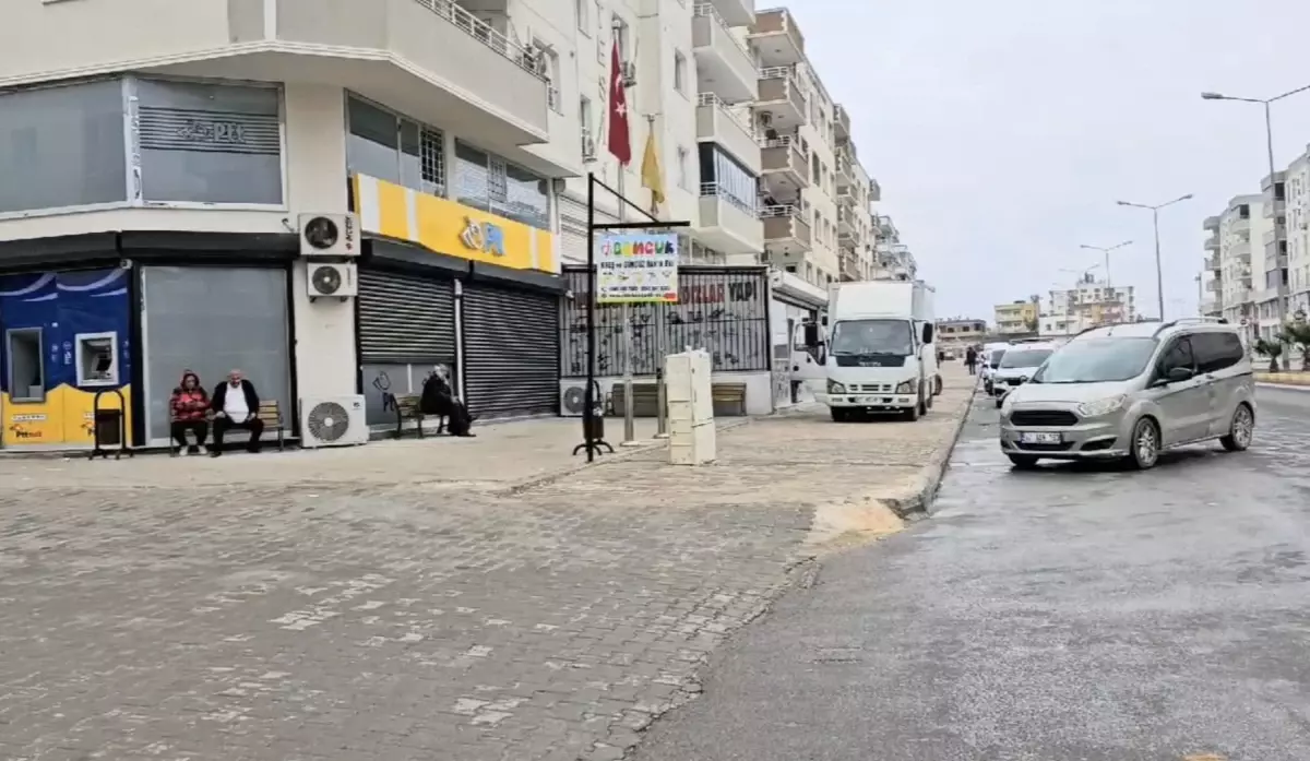 Nusaybin\'de PTT Şubesinde Silahlı Saldırı: Bir Kişi Yaralandı